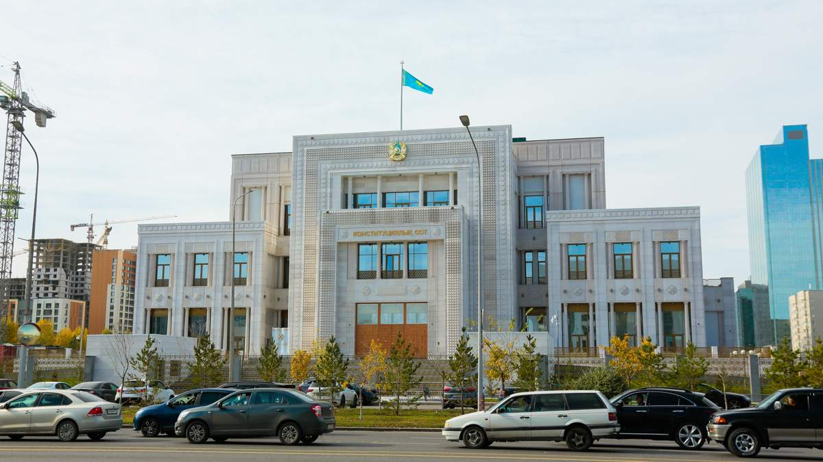 О-каких-вопросах-чаще-всего-обращаются-казахстанцы-в-Конституционный-Суд?