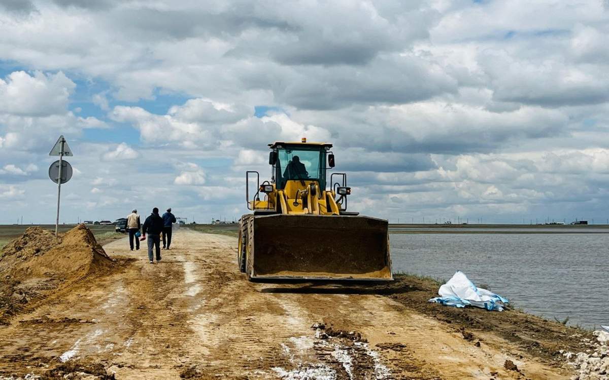 Восстановление дороги в поселке Индербор, Атырауская область