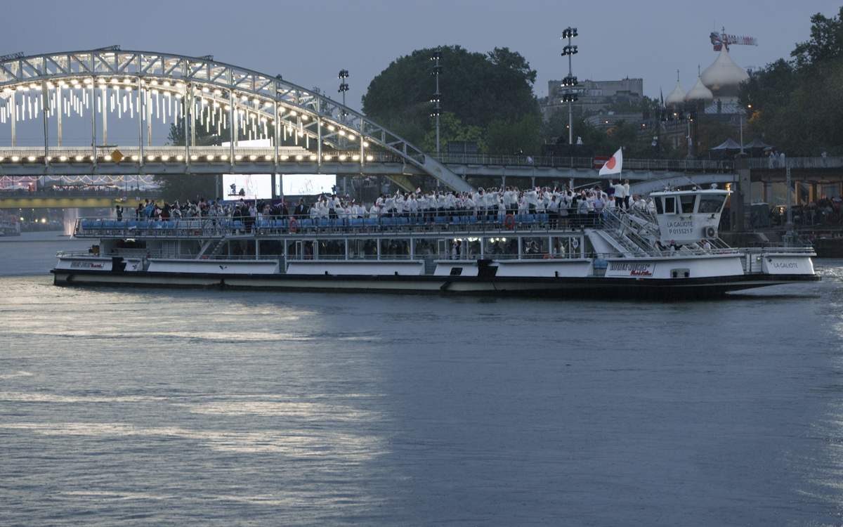 Временное загрязнение реки Сены может повлиять на проведение триатлона на Олимпийских играх в Париже