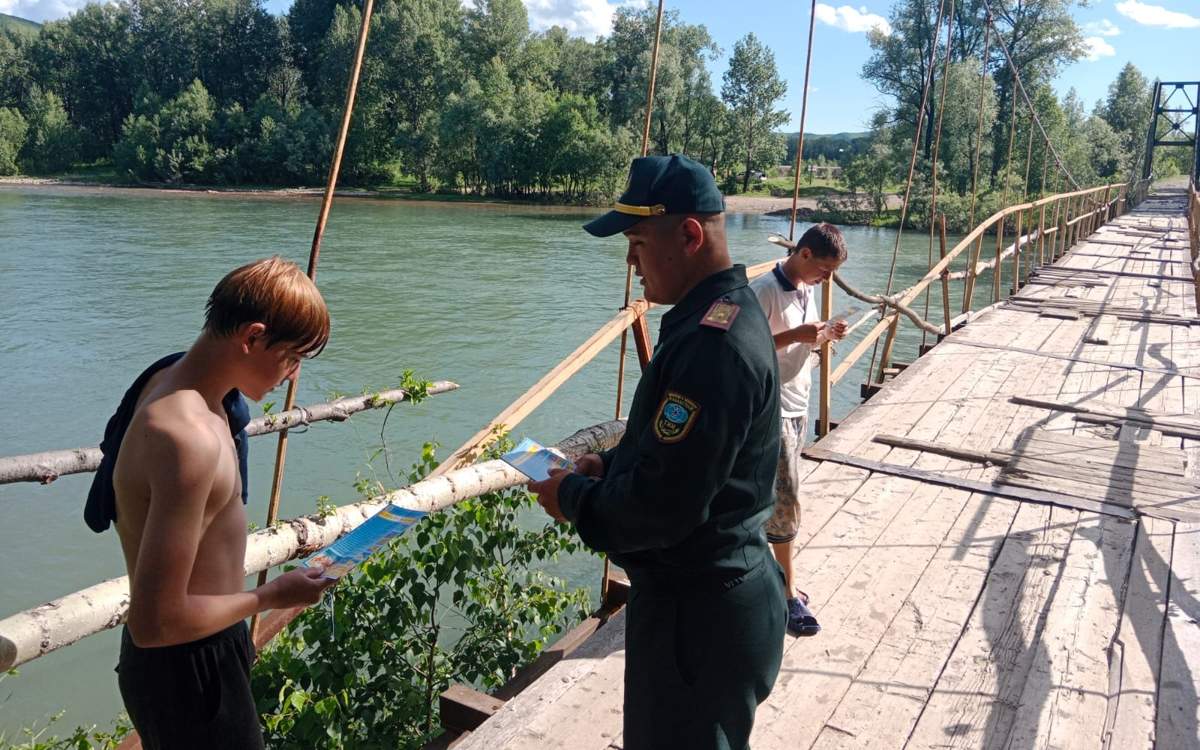 Спасатели ВКО организовали рейды на водоемах для предотвращения гибели людей