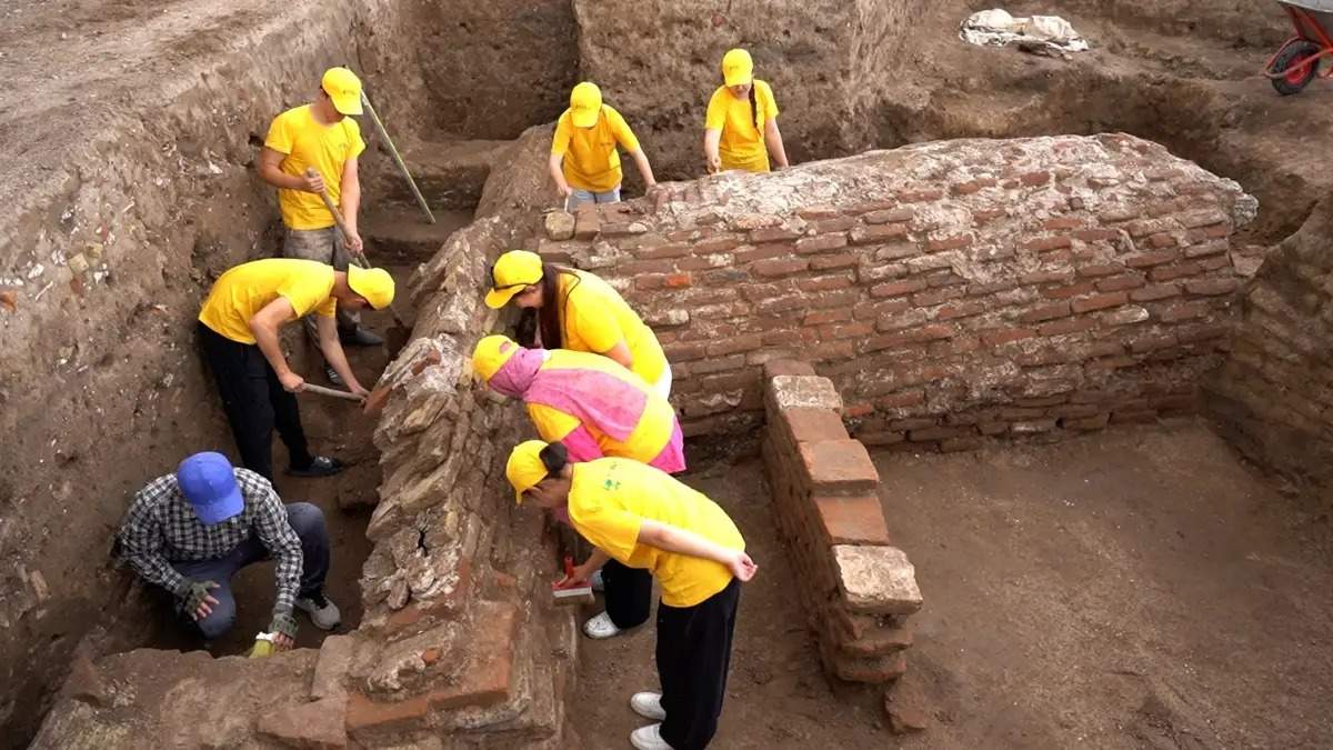 Дромос древнего мавзолея найден в музее-заповеднике «Сарайшык»