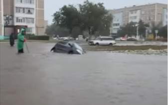 После сильного дождя в Костанайской области Лисаковск оказался под водой