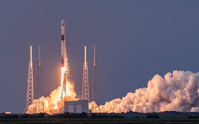 SpaceX запустила на орбиту 116 спутников для различных компаний