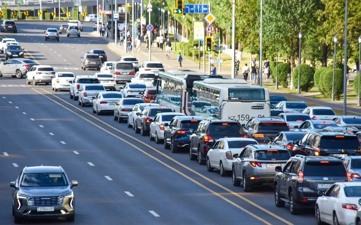 В Алматы начали работу спектрометры для контроля автомобильных выбросов