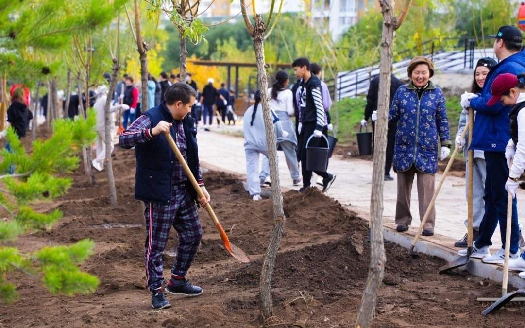 Масштабный общегородской субботник стартовал в Астане