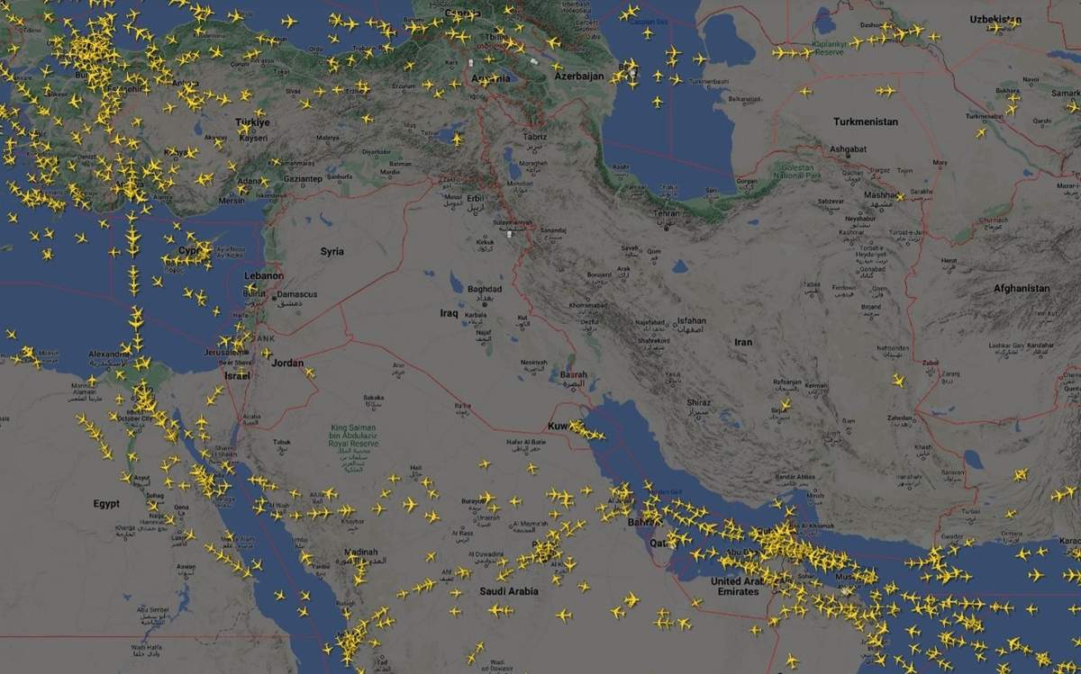 Международные авиакомпании перенаправляют рейсы после иранской ракетной атаки на Израиль