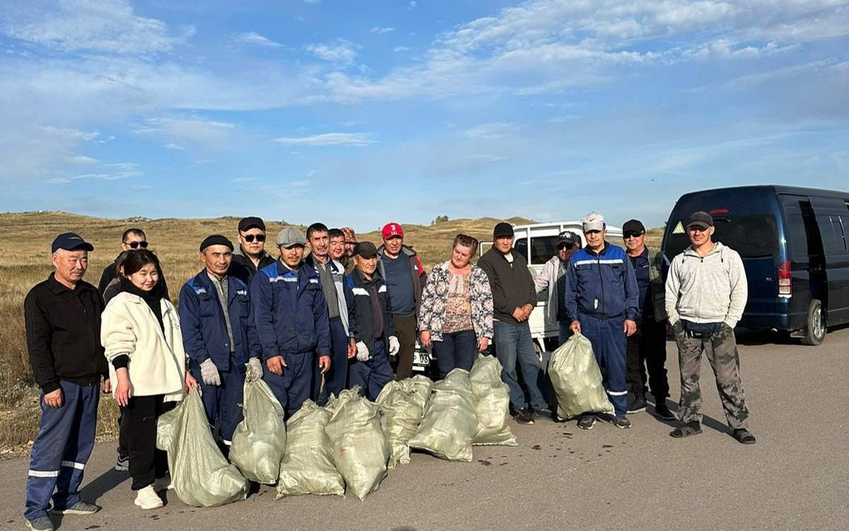 Почти 1000 кубометров мусора вывезено из Бурабая