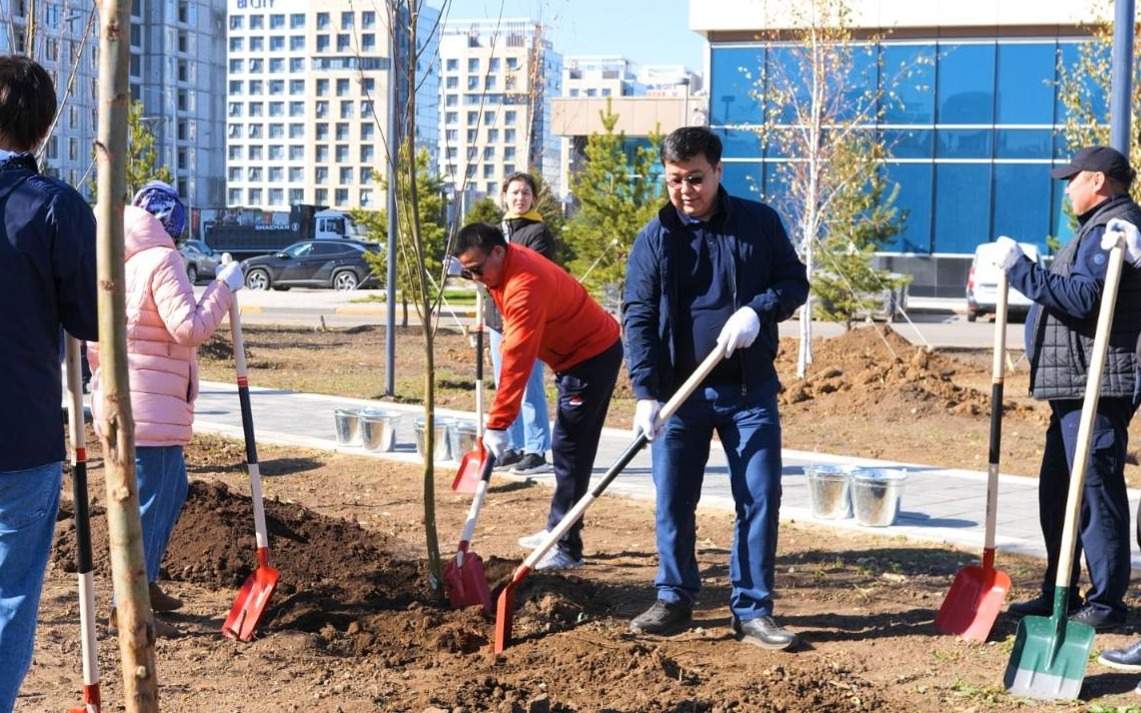 Всеказахстанский день посадки деревьев состоялся в Астане