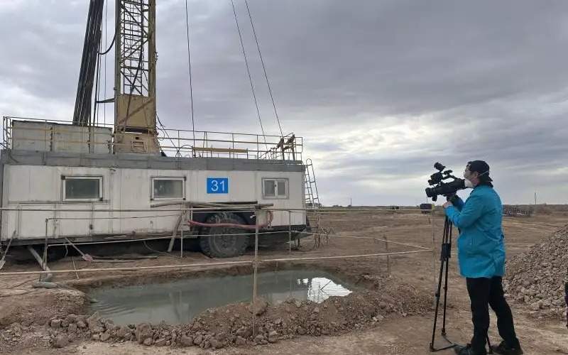 В Отыраре уранодобывающее предприятие наказали за загрязнение земли опасными отходами