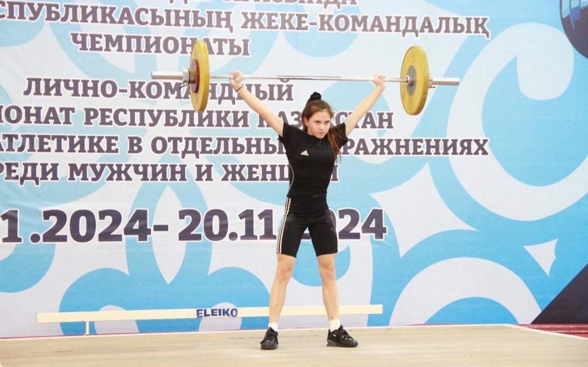 13-летняя Снежана  Кашкарова 
 сотворила сенсацию на чемпионате по тяжелой атлетике