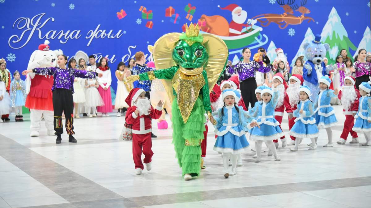 Одна елка — сотни улыбок — в Шымкенте прошла Президентская елка