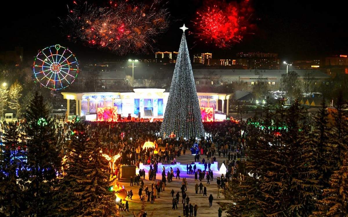 Главную елку зажгли в Петропавловске