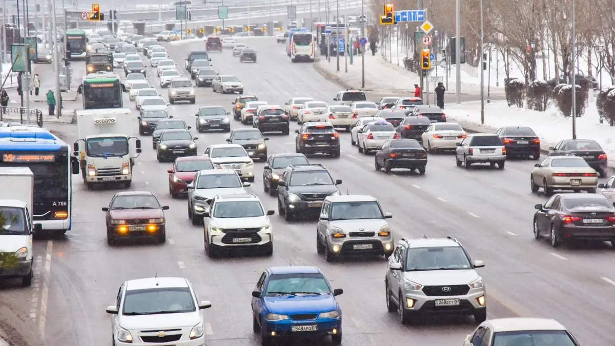 Количество легковых автомобилей выросло в Казахстане