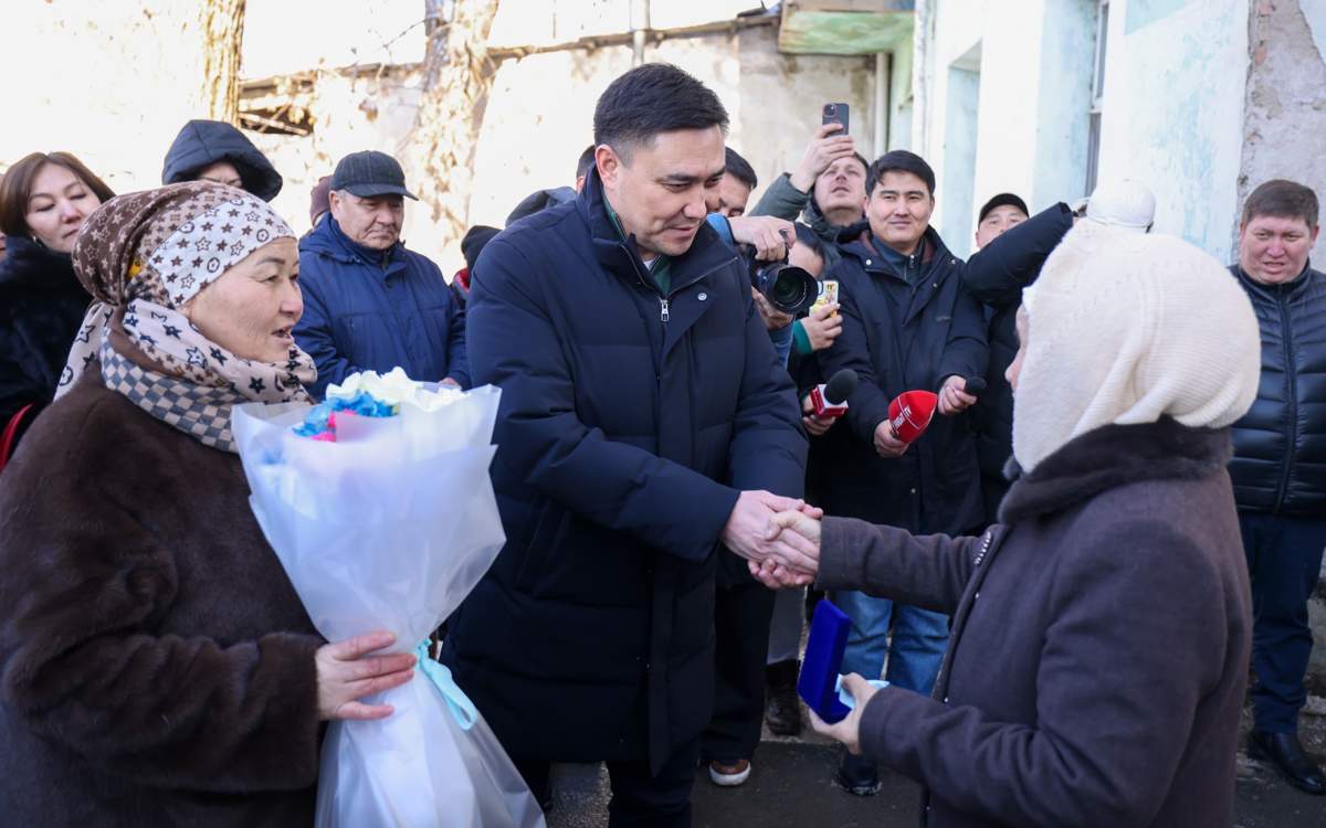 Шесть семей в Шымкенте отметили новоселье благодаря программе реновации