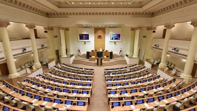 Парламент-Грузии-принял-закон-об-иноагентах-в-окончательном-чтении