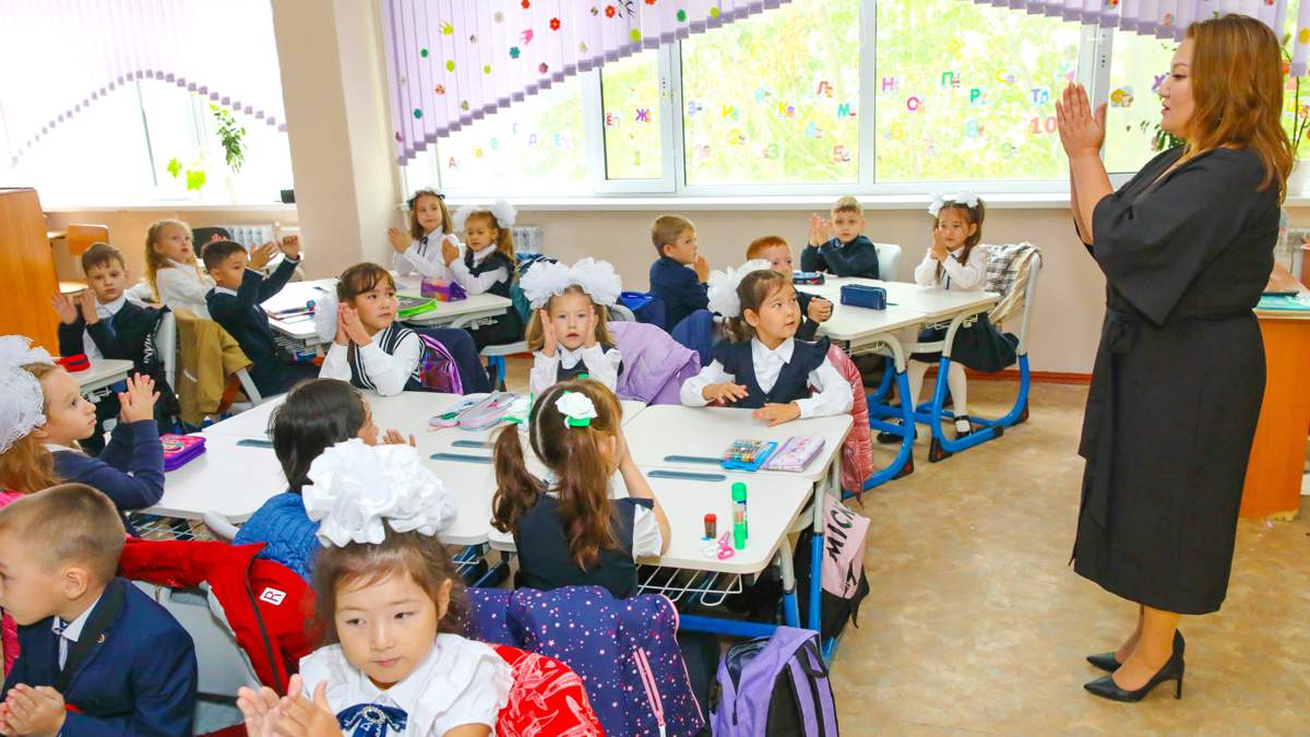 Зарплата-учителей-в-Казахстане-выросла-на-100%-за-пять-лет