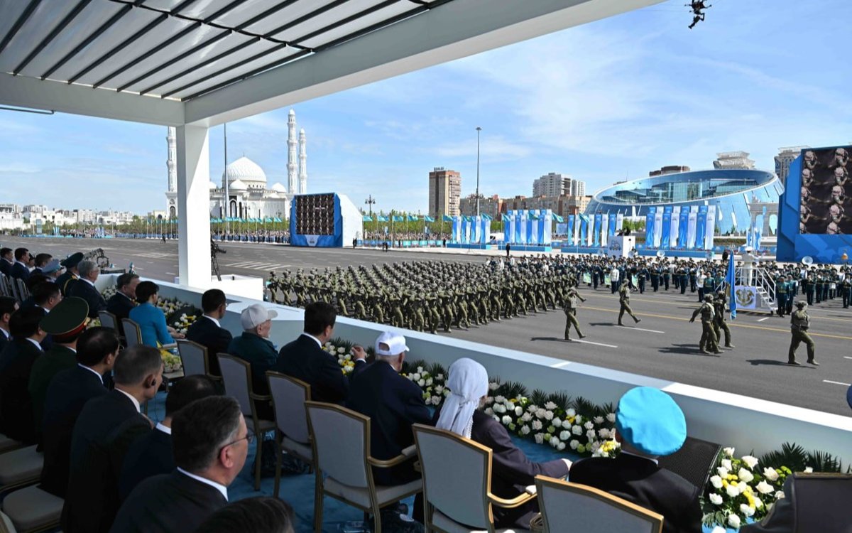 Кто был среди почетных гостей парада Победы в Астане
