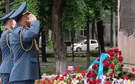 В Кыргызстане почтили память дважды Героя Советского Союза Талгата Бегельдинова