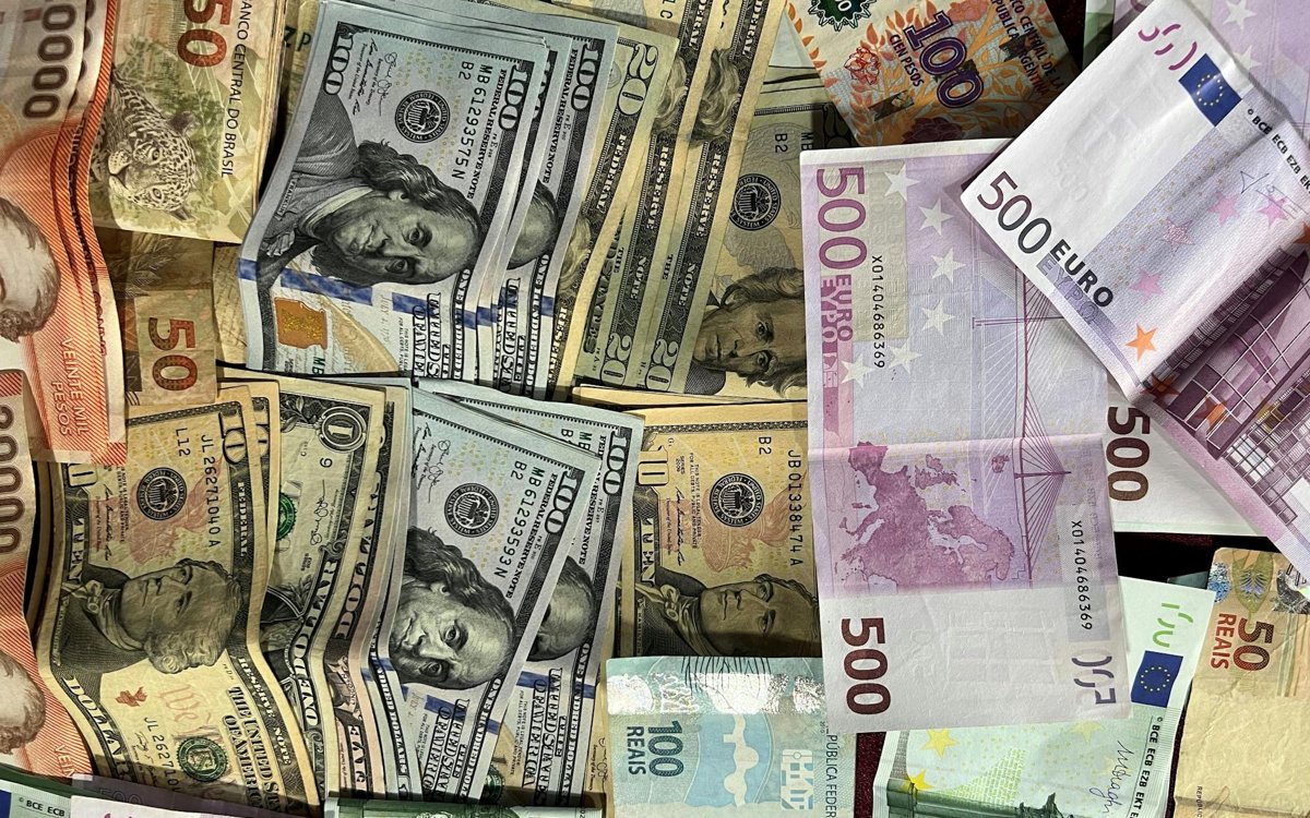 Курсы валют в обменниках Алматы и Астаны на 11 мая