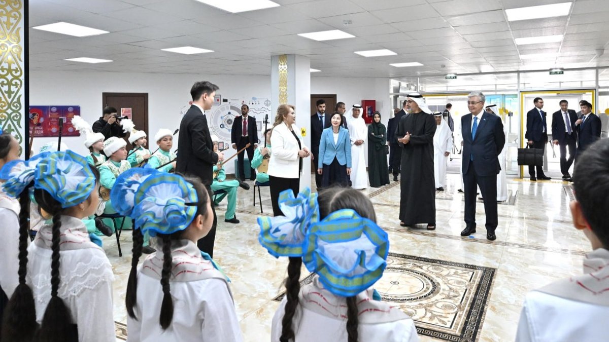 Президент Казахстана и Наследный принц Абу-Даби посетили школу в Астане