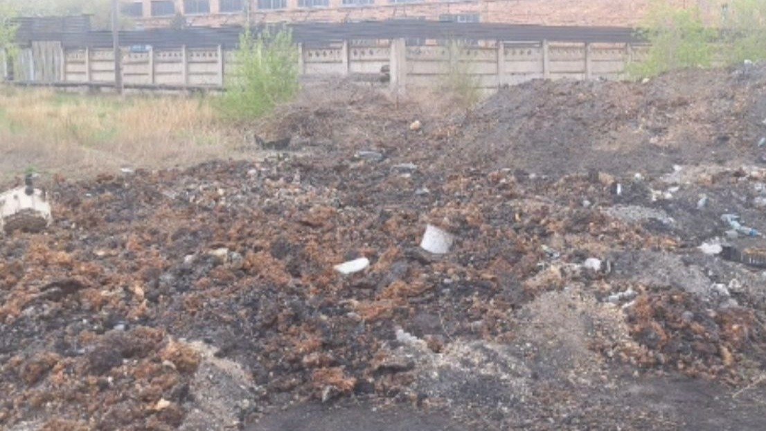 Десять грузовиков оказались на штрафстоянке за вывоз мусора в Карагандинской области