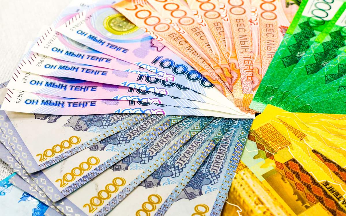 Тенге немного укрепился на бирже