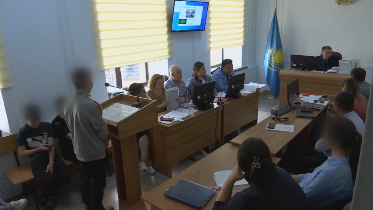 Суд-над-опекунами-в-Караганде:-приемные-дети-дали-показания