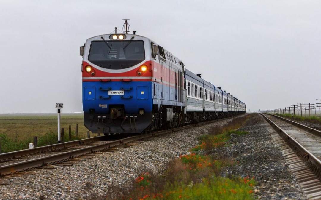Двухлетний ребенок попал под поезд в Карагандинской области
