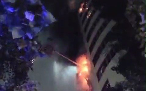 Около 100 человек эвакуированы при пожаре в ЖК «Семь бочек» в Астане