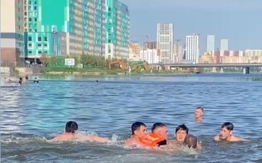 11-летнего мальчика спасли на пляже в Астане