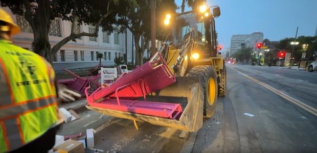 Протесты в Лос-Анджелесе привели к грабежам, вандализму и арестам