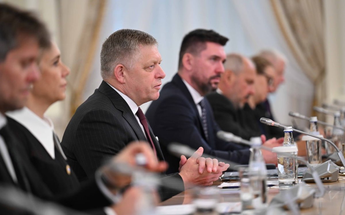 Роберт-Фицо-поблагодарил-Казахстан-за-вклад-в-освобождение-Словакии-в-1944–1945-годах