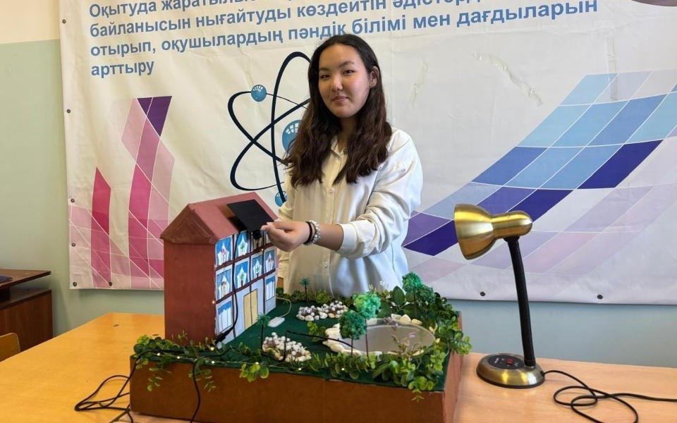 Столичные школьники изобрели работающий на солнечной энергии фонтан