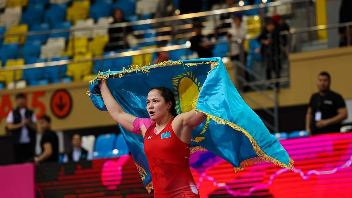 Женская борьба: Жамиля Бакбергенова возглавила мировой рейтинг