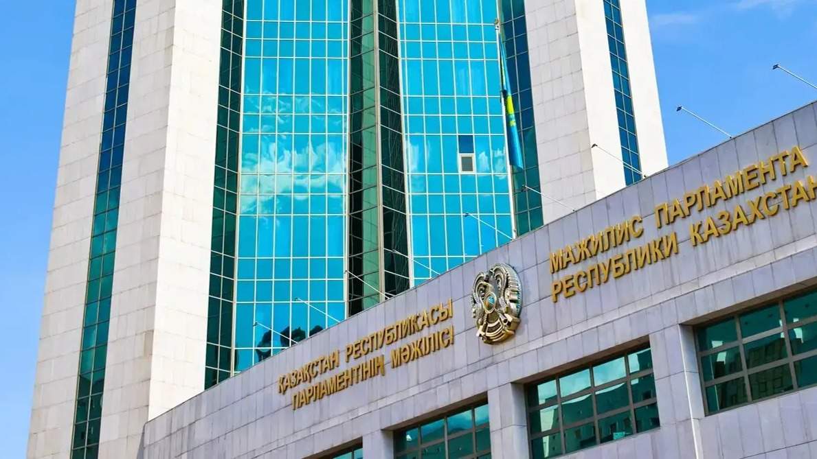 Что будут обсуждать сегодня на пленарном заседании в Мажилисе