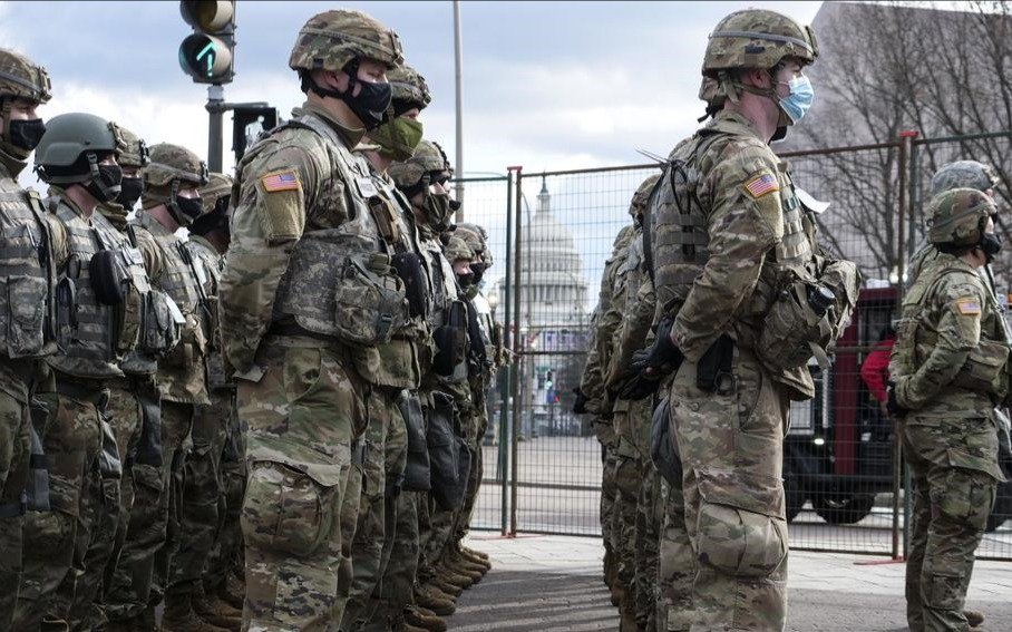 Еще две тысячи военнослужащих перебрасывают в Лос-Анджелес – Пентагон
