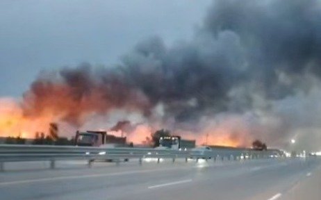 Трассу в Алматинской области закрыли из-за пожара на полигоне