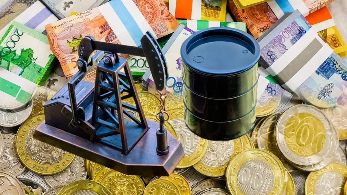 Нефть дорожает, а тенге слабеет: что это значит для экономики Казахстана