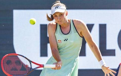 Елена Рыбакина проиграла Арине Соболенко в 1/4 турнира в Берлине