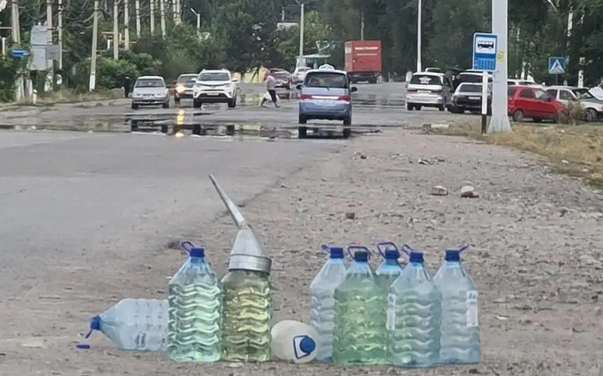Спустя три года: казахстанский бензин продолжают вывозить в Кыргызстан