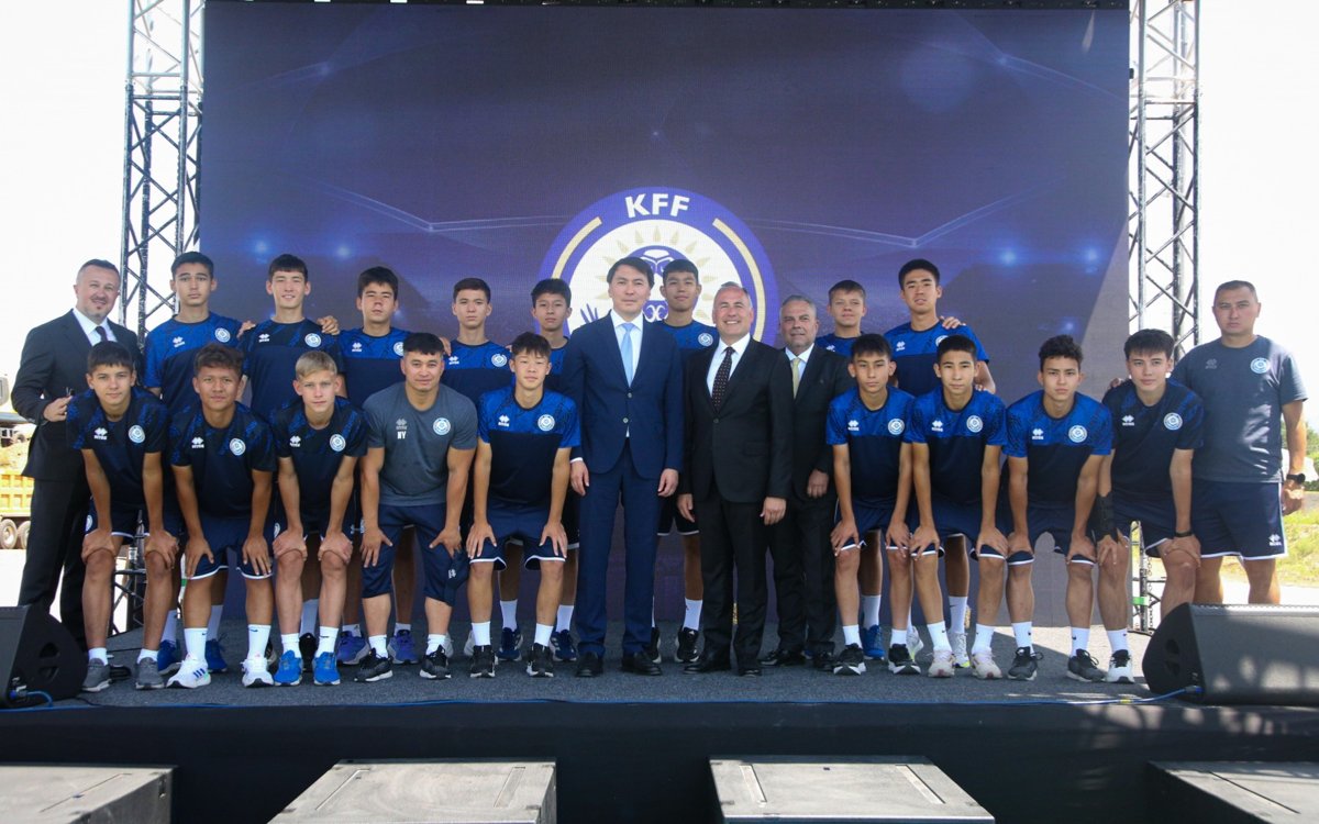 Футбольную академию по стандартам FIFA построят в Алматинской области