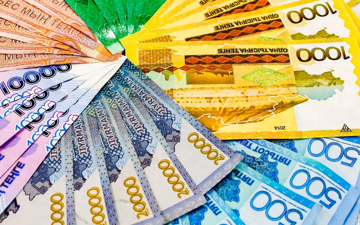 Курсы валют в обменниках Алматы и Астаны на 26 июня