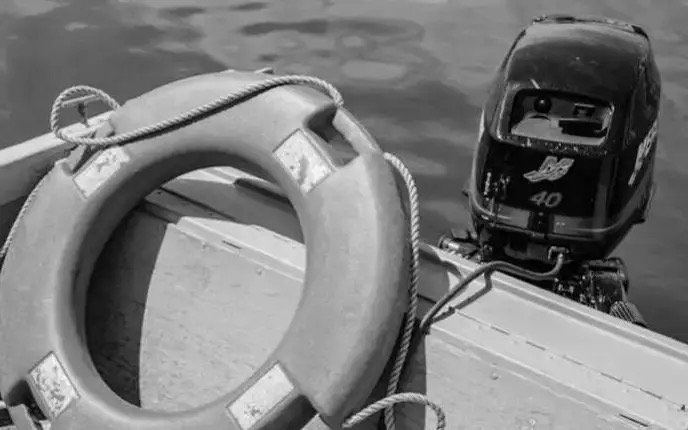 Дед и внук ушли под воду вместе с машиной в Актюбинской области