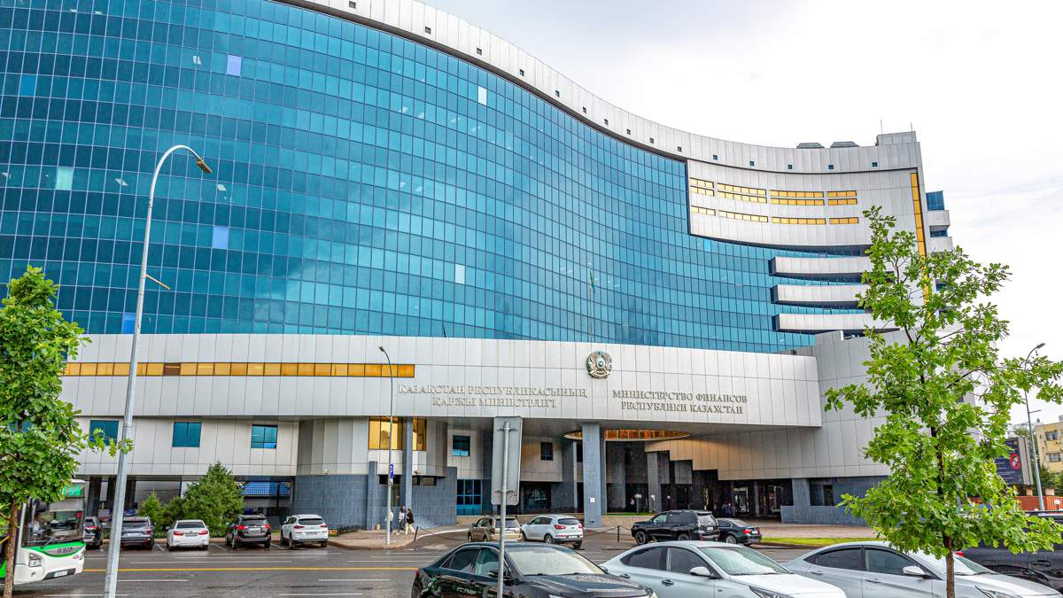 До 460 млрд тенге сократил план размещения ГЦБ в июле Минфин