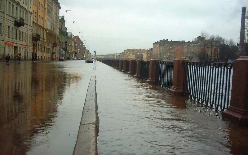 Впервые за 160 лет в Санкт-Петербурге готовятся к наводнению