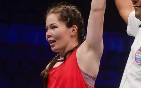 Айдана Забынбекова вышла в полуфинал Кубка мира по боксу