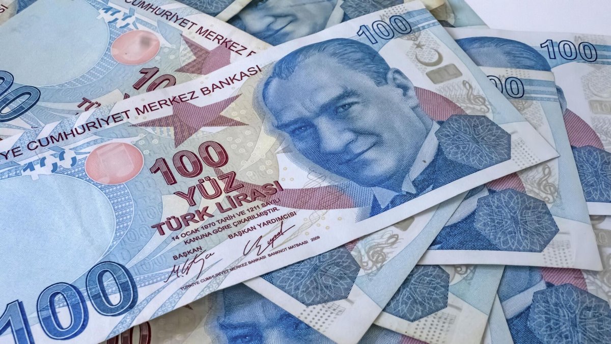 Дефицит внешней торговли Турции в июне вырос почти на 40%