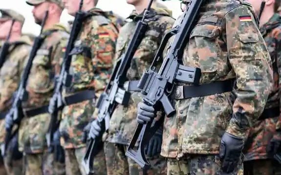 Германия планирует ввести шестимесячную военную службу