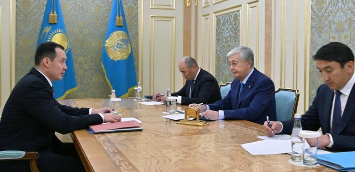 Касым-Жомарт Токаев обсудил с главой QazaqGaz итоги и перспективы газовой отрасли