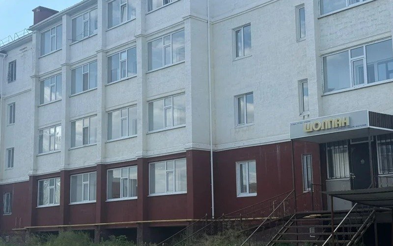 В Актобе аварийный дом не могут снести из-за залога в банке